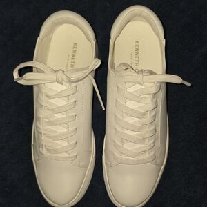 Kenneth Cole Off-White Leather Lace-Up Sneakers